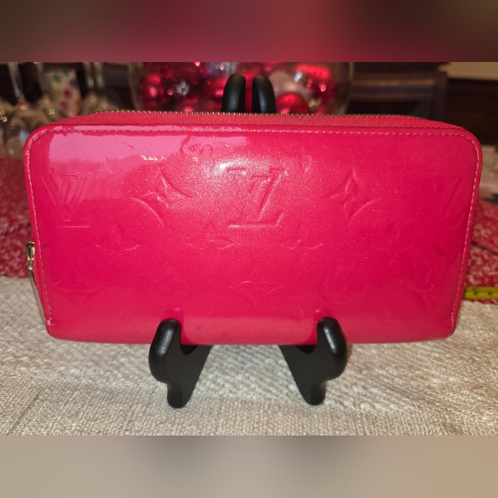 Pre-owned Louis Vuitton Red Vernis Zippy Wallet